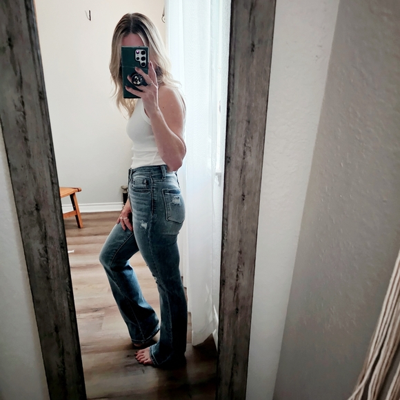 New | Judy Blue | Bootcut Jeans - Picture 10 of 17